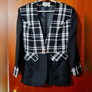 Suchada womens dress jacket.  Black and white.  Size 10.  (6)